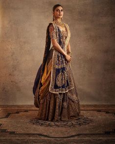 Anamika Khanna | Jacqueliene Fernandez in a stunning ensemble by #AnamikaKhanna for Anant Ambani and Radhika Merchant’s wedding. . Styled by :… | Instagram Anamika Khanna, Indian Bridal Hairstyles, Indian Wedding Photos, Indian Bridal Dress, Beautiful Dresses Short