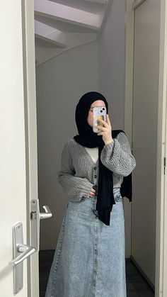 outfit, hijabi, mirror picture, ootd, inspo Hijab Fashion Skirt Outfits, Skirt Outfits Hijab, New Hijab, Stile Hijab, Outfits Modest, Muslim Fashion Hijab Outfits