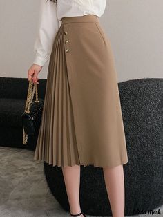 Olivia Mark - Pleated A-Line Midi Skirt with High Waist and Flowy Hem Elegant Skirt Outfits, A Line Midi Skirt, High Waist Pleated Skirt, Skirt Elegant, High Waisted Pleated Skirt, Rock Outfit, Legging Outfits, Elegant Skirt, Linnet