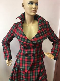 This is a very stylish and elegant womens suit . The jacket have linning. It is possible to make in larger size,so if you need please contact me. The suit is jacket and skirt. Without blouse :)SIZE CHARTSIZE S - US 6, UK 8, EU 36bust: bust around 34.5”/90cmWaist: waist around 27.5”/70cmHips: hips around 34.5”/90cmSIZE M - US 8, UK 10, EU 38bust: bust around 37.5”/95cmWaist: waist around 29.5”/75cmHips: hips around 37.5”/95cmSIZE L - US 10, UK 12, EU 40bust: bust around 39.5"/100cmWaist: waist ar Fitted Blazer With Buttons For Office Lady, Fitted Office Lady Blazer With Buttons, Fitted Plaid Outerwear For Work, Fitted Outerwear With Lapel Collar For Office, Fitted Office Lady Outerwear With Lapel Collar, Fitted Plaid Outerwear With Buttons, Fitted Plaid Blazer For Tailoring, Fitted Plaid Outerwear For Business, Fitted Plaid Blazer For Fall