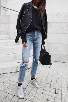 Outfit Ripped Jeans, Comfy Fall Outfits, Jean Jacket Outfits, Leather Jacket Outfits, Spring Street Style, Mode Inspo, Outfits Casuales, Edgy Fashion