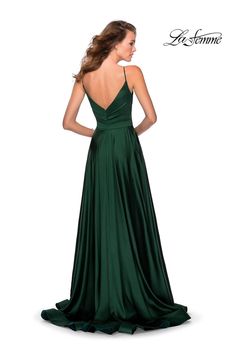 Flowy Prom Dresses, Gown For Prom, Prom Dress Stores, Prom Dress Styles, Fantasy Closet, Prom Style, Designer Prom Dresses, Prom Designs, Maxi Dress Prom