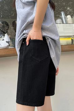 High Waist Classic Denim Shorts Jeans – Nada Outfit Land Baggy Black Denim Jean Shorts, Black Baggy Jean Shorts Casual, Casual Baggy Black Jean Shorts, Black Wide Leg Jean Shorts With Pockets, Classic Denim Shorts, Pants Collection, Shorts Jeans, Jeans For Sale, Hip Length