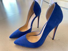 Your evening blue dress's chic heels! Blue Dresss, Party Pumps, Chic Heels, High Heels Stilettos