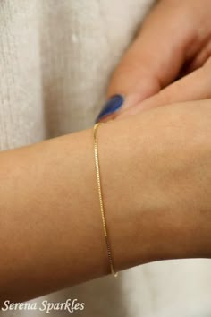 Simple Bracelet Designs For Women, Hold Bracelet For Women, Fine Bracelets Gold, Pretty Gold Bracelet, Gold Hand Chain For Women, Simple Gold Chain Bracelet, Small Gold Bracelet, Permenant Bracelet Gold, Box Chain Bracelet