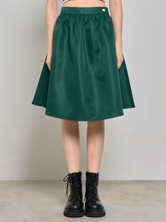 This is a comfortable and minimal midi skirt that is made out of high quality polyester 100% fabric. With design detail of standard voluminous silhouette and brand logo metal rivet, it gives a casual and trendy look. - Standard voluminous silhouette- Metal brand logo rivet detail- Lining inside Twill Skirt, Green Skirt, Design Details, Brand Logo, Midi Skirt, Skirt, High Quality, Green, Fabric