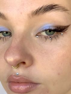 Grafik Eyeliner, Rhinestone Makeup, Swag Makeup, Makijaż Smokey Eye, Dope Makeup, Edgy Makeup, Makeup Eye Looks, Eye Makeup Art, Makeup Pictures