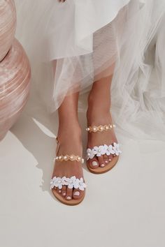 Adjustable Flat Sandals For Wedding, Summer Wedding Open Toe Shoes For Ceremony, Spring Wedding Leather Sandals, White Sandals For Summer Ceremonies, White Summer Ceremony Sandals, Leather Sandals For Summer Weddings, Summer Wedding Leather Sandals, White Open Toe Sandals For Destination Wedding, White Open Toe Barefoot Sandals For Destination Wedding