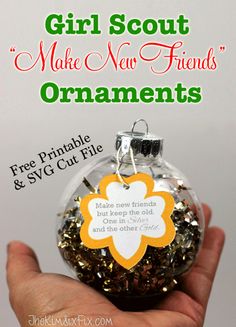 Making New Friends and Giving Back at Christmas via TheKimSixFix.com Girl Scout Holiday Crafts, Girl Scout Holiday Party Ideas, Girl Scout Holiday Party, Girl Scout Snacks For Meetings, Girl Scout Christmas Party, Ornament Craft Ideas, Friends Ornaments, Girl Scout Daisy Activities, Girl Scout Meeting Ideas