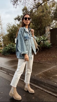 1 Denim Jacket, 4 Outfits | Natalie Borton Jean Jacket With White Jeans, 2023 Denim Jacket Outfit, Late Twenties Fashion Outfits, Fall Outfit With Denim Jacket, Style With A Denim Jacket, Autumn 23 Outfits, Flats Jeans Outfit, Street Jeans Outfit, Fall Easy Outfits