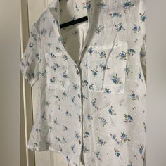 Eden & Olivia Cute Shirt. Size-S Never Used White Collared Summer Top, White Shirt With Floral Print For Day Out, White Summer Shirt For Daywear, White Collared Top With Floral Print, White Floral Print Collared Top, White Floral Print Button-up Top, Olivia White, Cute Shirt, Cute Shirts