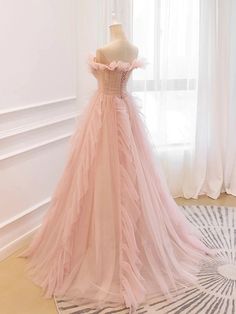 Tulle rosa dalla spalla A abito da ballo a lunghezza del pavimento in tulle a filatura, abito rosa lungo festa
Tulle rosa dalla spalla A abito da ballo a lunghezza del pavimento in tulle a filatura, abito rosa lungo festa Tulle Long Prom Dress, Prom Dress With Train, Prom Dresses Long Pink, Pink Evening Dress, A Line Evening Dress, Tulle Evening Dress, Floor Length Prom Dresses, Pink Prom Dress, Pink Formal Dresses