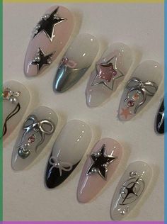 Hello December. #diy #nails #nailart #christmas Designs Y2k, Vintage Nail Art, Christmas Y2k, Korean Nail Art, Chrome Nails Designs, Abstract Nail Art, Quartz Nail, Vintage Nails, Green Nail Designs