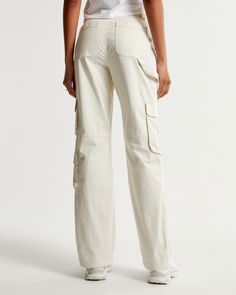 Easy-fitting high rise pants in a soft twill fabric and relaxed-fit silhouette, featuring cargo-inspired details, pockets and functional fly closure. Pleather Pants, Cropped Cargo Pants, Baggy Cargo Pants, Transition Outfits, Loose Jeans, Cargo Pants Women, Cargo Pant, Tailored Pants, Twill Fabric