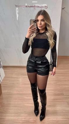 Bartender Outfit, Leather Shorts Outfit, Club Outfits For Women, Fiesta Outfit, Looks Country, Night Club Outfits, Night Out Outfit