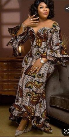 African Blouses, Trendy Ankara Styles, Corset Styles, African Fabric Dress, African Prom Dresses, Short African Dresses