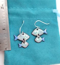 Glass enamel fused to copper, with stering silver earwires. Pottery Inspo, Fused Glass Earrings, Fish Earrings, Glass Earrings, Fused Glass, Jewelry Design, Copper, Fish, Drop Earrings