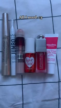 Makeup Aesthetic Products, Aesthetic Products, Makeup Bag Essentials, Vaseline Lip, Swag Makeup, Makeup Tut