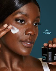 Hydrate. Replenish. Protect. Recommended for oily-to-combination melanin rich skin types. This Oil-Free Hyaluronic Gel Cream moisturizer is fast absorbing, instantly refreshing, and delivers deep hydration to melanin-rich skin for all day moisture! Key ingredients work synergistically: Hyaluronic Acid helps skin lock in moisture and reduce the appearance of fine lines and wrinkles by creating a plumping effect. Plus, it helps skin look smoother in tone and texture with enhanced clarity. DuraQuen Darker Skin Tones, Natural Hydration, Tartaric Acid, Cream Moisturizer, Grape Seed Extract, Best Moisturizer, Skincare Brand, Temperature And Humidity, Glycolic Acid