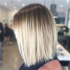 Blonde balayage by @hairbykaitlinjade #regram #americansalon #hairbrained Balayage Straight Hair, Dunner Wordend Haar, Long Bobs, Blond Balayage, Lob Haircut, Hair Brained, Short Blonde Hair, Blonde Balayage