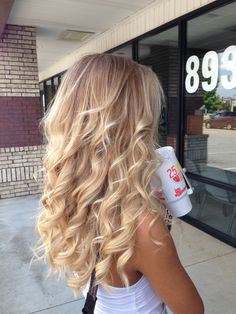 Love my new hair! Balayage blonde Loose Curls Medium Length Hair Blonde, Blonde Curly Hair, Balayage Blonde, Blonde Curls, Hair Balayage, Brown Blonde Hair, Long Blonde