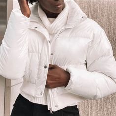 By Egreis White Cropped Puffer Coat. Size Xl. New With Tags. Lake Outfits, Cropped Puffer Coat, Cropped Jacket Outfit, Hume Lake, Lake Outfit, White Puffer, White Crop, Fit Inspo, Crop Jacket