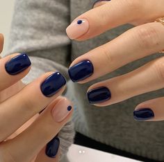 Blue Manicure Ideas, Manicure With Accent Nail, Fade Nails, Nude Gel Polish, Dot Nails, Minimal Nails Art, Hello Nails, Subtle Nails