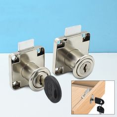 an image of two door knobs with locks on them