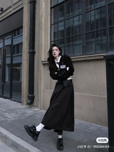 Black Long Skirt Outfit Korean, Black Long Skirt Outfit, Summer Tomboy Outfits, Skirt Outfits Korean, Outfits Paris, Japan Outfits, Long Skirt Outfits, Korean Streetwear