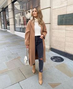 Cute Fall Outfits Classy, Mountain Style Fashion Winter, Bachelorette Cold Weather Outfit, Distillery Outfit Winter, Cold Weather Bachelorette Outfit, Monochromatic Winter Outfits, Walk Date Outfit Casual, Napa Winter Outfit, Charleston Winter Outfits