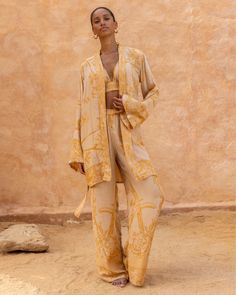 Our Short Kimono offers an easy, relaxed fit, combining comfort with understated elegance. Its fluid silhouette adds a touch of effortless charm to any outfit, making it a versatile piece for both casual days and special moments. made from eco-friendly LENZING™ Modal. Good for body and earth 🌱 Feminine Power Aesthetic, Desert Look, Maxi Kaftan, Ancient Beauty, Feminine Power, Short Kimono, Kaftan Dress, Outfit Making, Top Collection