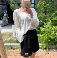 Product Details: Main fabric composition: cotton Pattern: plain Edition type: Loose Style: Hedging Collar type: round neck Sleeve length: long sleeve The content of main fabric components: 90 (%) Color: black, white Category: Sports Vest Size information: Size: S, M, L, XL, XXL Size（Unit: cm） length Bust S 66 100 M 68 104 L 70 108 XL 72 112 2XL 74 116 Prevention: 1. Asian size is 1 to 2 sizes smaller than European and American. If your size is between two sizes, please choose the larger size. Pl Casual Long Sleeve Cotton T-shirt, Casual White Long Sleeve Top, Cotton Summer Sweatshirt, Summer Cotton Sweatshirt, Basic Cotton Long Sleeve Top For Spring, Casual Cotton Sweatshirt For Summer, Casual Long Sleeve Sweatshirt For Summer, Casual Cotton Summer Sweatshirt, Casual Long Sleeve Summer Sweatshirt