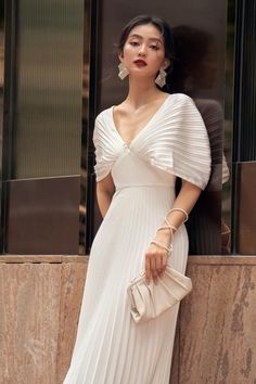 Midi Dress Classy, Elegant Silk Dresses, Retro Mode, Grad Dresses, Dress Silhouette, Midi Maxi Dress, Classic Dress