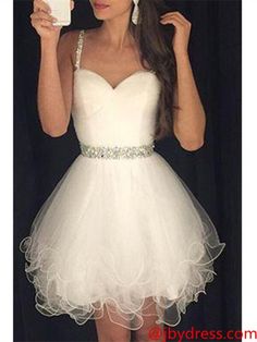 Pretty Homecoming Dresses, Dresses Graduation, Dama Dresses, Graduation Party Dresses, Robes Vintage, Short Prom Dresses, White Homecoming Dresses, Graduation Dresses, Sweetheart Prom Dress