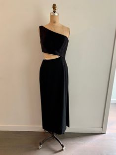 "This fantastic Y2K gown with cutout, rhinestone detail and high slit is stunning. The top is a satiny textured rib and skirt a smooth matte finish. A side zip, full lining, built in bra cups and fine construction makes this evening look especially special.  Acetate/polyester body, acetate lining Size 8 Measurements: Bust=34\" Waist=28\" Hip=36\" Length=53\" Ver good vintage condition. No stains, holes or damage evident." Vintage Dress 80s, Carmen Marc Valvo, One Shoulder Gown, 80s Dress, Philadelphia Pa, Bra Cups, Dress Clothes For Women, V Neck Dress, Dream Dress