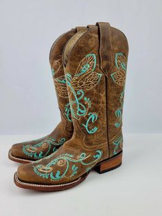 Circle G Women's Turquoise Embroidery Western Boot Square Toe Size 6.5 Brand New Beautiful Boots MINT Condition We ship within one business day from NC USA Turquoise Embroidery, Cute Cowgirl Boots, Women's Cowboy Boots, Cute Cowgirl, Women's Circle, Embroidered Boots, Boots Square Toe, Western Boot, Beautiful Boots