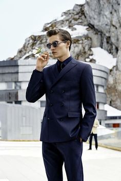 Male Modelling, Suit Poses, Permanent Style, Male Wardrobe, Corporate Apparel, Blazer Outfits Men, Black Suit Men, Classy Suits, Mens Blazer