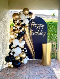 our balloon garland comes in 3 colors  great quality balloon for outside and inside  only using best like sempertex, qualatex, tuftex and qualatex  our balloon garland comes in 3 sizes 5in, 11in, 18in  colors like photo, Gold chrome, black and white ✔️ Balloon sample ( 5in, 12in, 18in each colors )  ✔️choose 5ft  ✔️choose 8ft  ✔️choose 12 ft garland  ✔️ Balloon shine This is our work with the same balloons we work with for outside decor.  we recommend only the best. this work has balloon shine for the special glow. Black White And Gold Reception Decor, Black And Gold Balloon Arch Party Ideas, Black White Gold Decorations Party, Black Gold And Cream Balloon Garland, Black And Gold Theme Decor, Outside Decorations Party, Luxury Birthday Decorations, 20th Birthday Party Themes For Her, Masculine Birthday Party Decorations