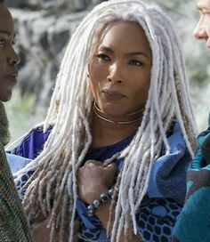 White Dreadlocks, Women With Dreadlocks, Beautiful Gray Hair, Angela Bassett, Natural Hair Community, Natural Styles, Ageless Beauty