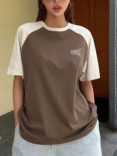 Women's Undershirts, Modest Casual Outfits, Oversized Tshirt, Feminine Style, Raglan Sleeve, Elegant Style