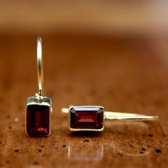 Contemporary Drop Garnet Earrings Fine Jewelry Garnet Rectangular, Classic Rectangular Garnet Jewelry, Classic Rectangular Faceted Jewelry, Classic Rectangular Ruby Jewelry, Classic Faceted Rectangular Jewelry, Formal Rectangular Garnet Jewelry, Historical Design, Garnet Earrings, Rhodolite Garnet