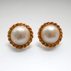 Beautiful 1980's Pearl Button Earrings 14K Yellow Gold Pearl 14.4mm Earring frame 20mm Push Back Earring Frame, Vintage Pearl, Button Earrings, Vintage Pearls, Gold Pearl, Yellow Gold, Yellow, Frame, Gold