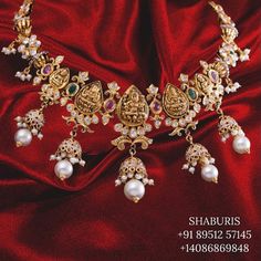 Silver Jewelry Indian, Indian Bridal Necklace, Diamond Ornaments, Silver Market, Diamond Necklace Indian, Temple Necklace, Bridal Indian, Short Necklaces, Kundan Bangles