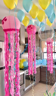 #bobesponja #spongebob #spongebobparty #fiestabobesponja #partydecor Krabby Patty Cake, Spongebob Outfit Ideas Women, Spongebob Gender Reveal Ideas, Spongebob Squarepants Party Decorations, Sponge Bob Themed Birthday Party Ideas, What’s Funnier Than 24 25 Birthday, Spongebob Birthday Backdrop