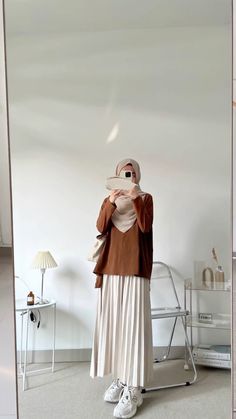 Outfit Dirumah, Celana Jins Wanita, Outfit Hijab Casual Rok, Simple Outer, Outfit Ngampus, Outfit Hijab Casual, Rok Outfit, Ootd Hijab Casual