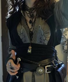 Halloween Costumes 2022, Ren Faire Outfits, Ren Faire Costume, Fair Outfits, Round Of Applause, Halloween This Year, Pirate Costume