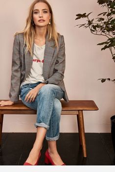 Fii Puternic, Jeans Tshirt, Casual Chic Spring, Casual Chic Outfits, Blazer Outfits Casual, English Fashion, Stil Boho, Casual Chique, Blazer Outfit