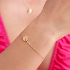 Solid Gold Clover Bracelet, 14K Gold Four Leaf Bracelet, Shamrock Bracelet, Good Luck, Dainty Gold Bracelet - Etsy Sweden Shamrock Bracelet, Dainty Gold Bracelet, Clover Bracelet, 4 Leaf Clover, Leaf Bracelet, Four Leaves, Four Leaf, Leaf Clover, Four Leaf Clover