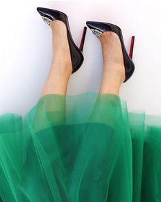 Clarisa Forest Green Tulle Skirt - Midi - C'est Ça New York Green Tulle Skirt, Green Tulle, Mother Dresses, Tulle Midi Skirt, Chic Gowns, Tulle Skirts, Sheer Skirt, Street Swag, Glam Looks