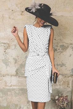 Elegant Bodycon Dress, Womens Sheath Dress, Sleeveless Midi Dress, Vintage Party, Moda Vintage, Necklines For Dresses, Hip Dress, Going Out Dresses, Knee Length Dresses